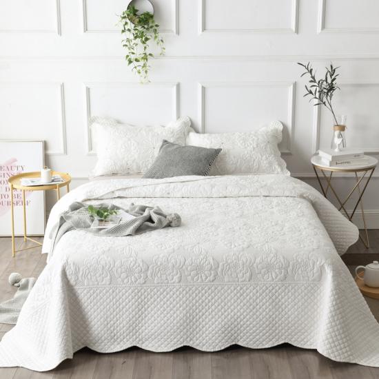 Hvit farge brodert sengeteppe Solid Sengetøy Collection